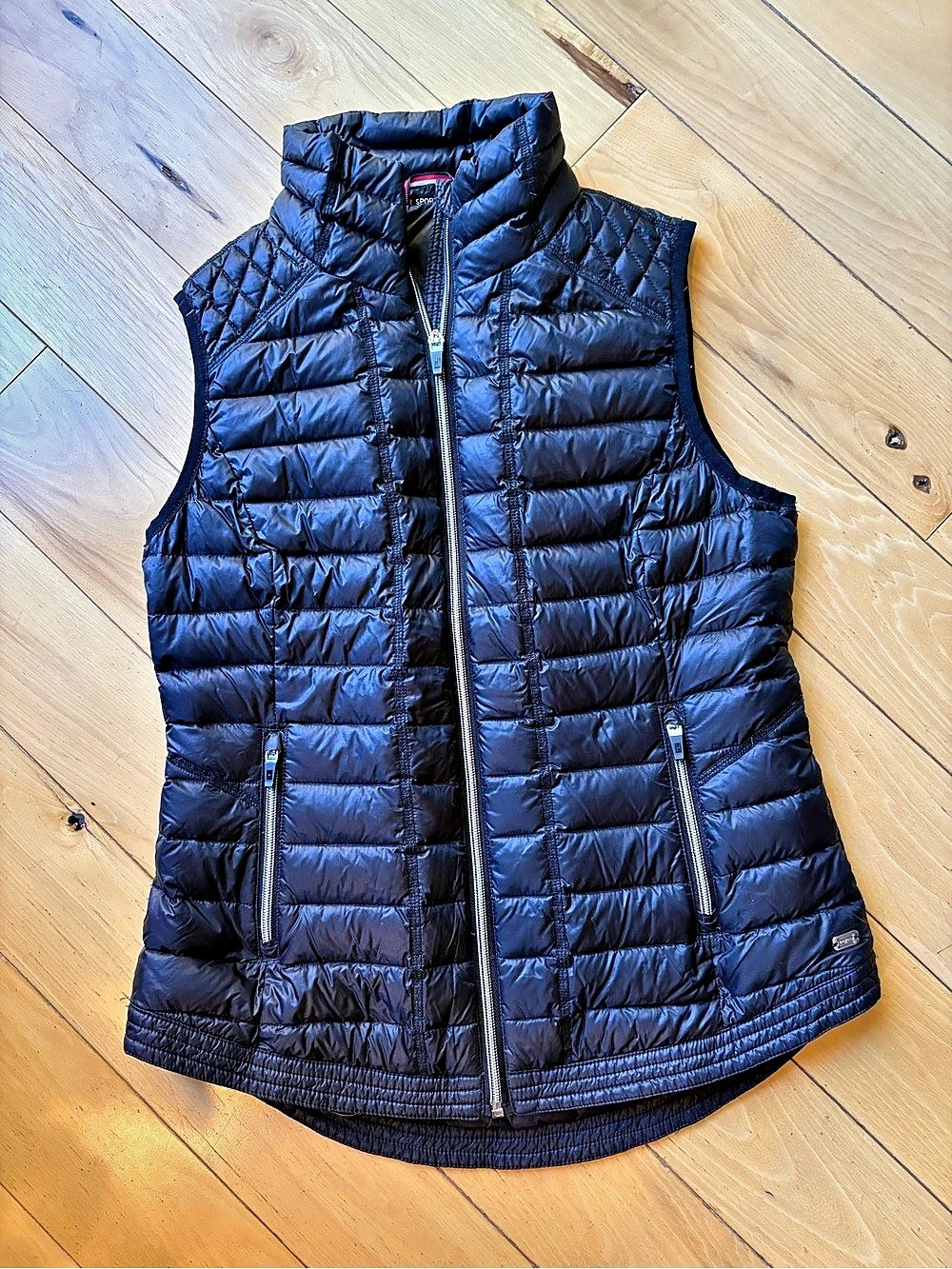 Tommy Hilfiger Quilted Puffer Vest in Black Small